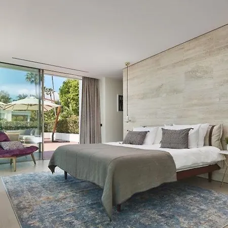 Read Host Profile Before Request - Luxury Sea View Appartement
