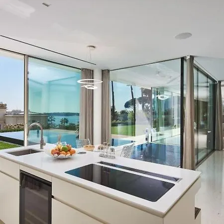 Read Host Profile Before Request - Luxury Sea View