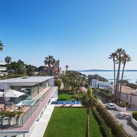 Read Host Profile Before Request - Luxury Sea View Cannes